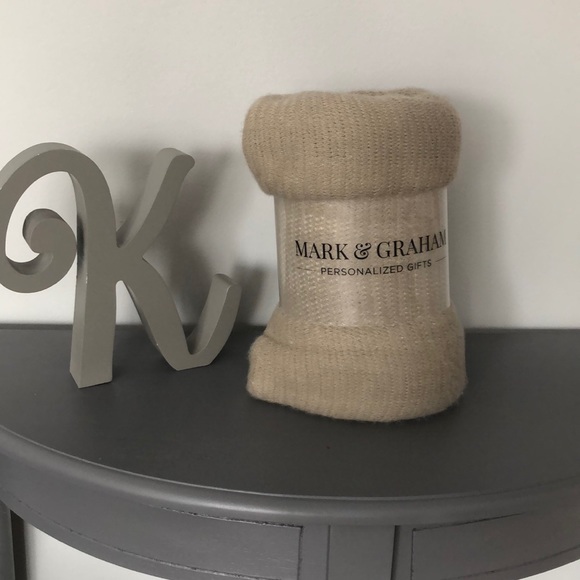 Mark & Graham Tan 100% Acrylic Throw Blanket NWT - Picture 7 of 8